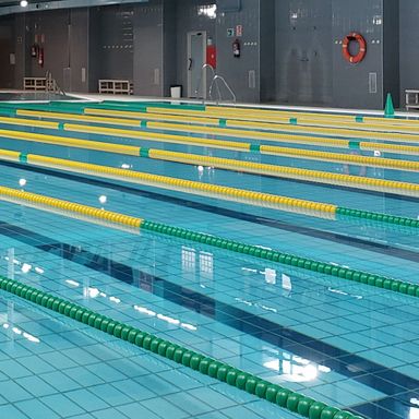 corchera piscina modelo roma con flotadores tipo donut
